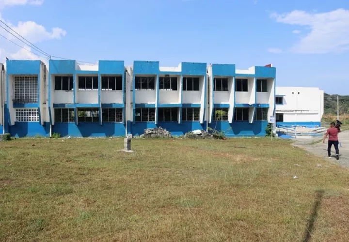 La Universidad Tecnológica de Panamá evaluará las instalaciones del Centro Educativo de Veracruz. Foto. Eric Montenegro