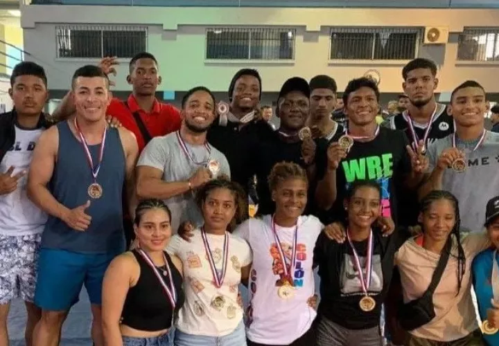 Luchadores de Colón. Foto: Diómedes Sánchez