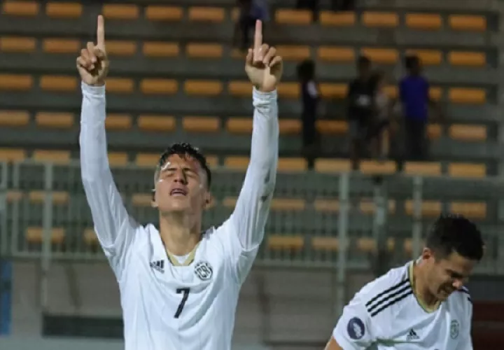 Anthony Contreras festeja el gol del triunfo de Costa Rica sobre Martinica. Foto:@fedefutbolcrc