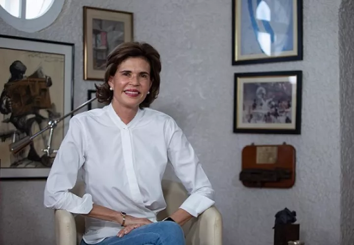 Cristina Chamorro, es una de las mujeres desteradas en Nicaragua. Articulo 66.