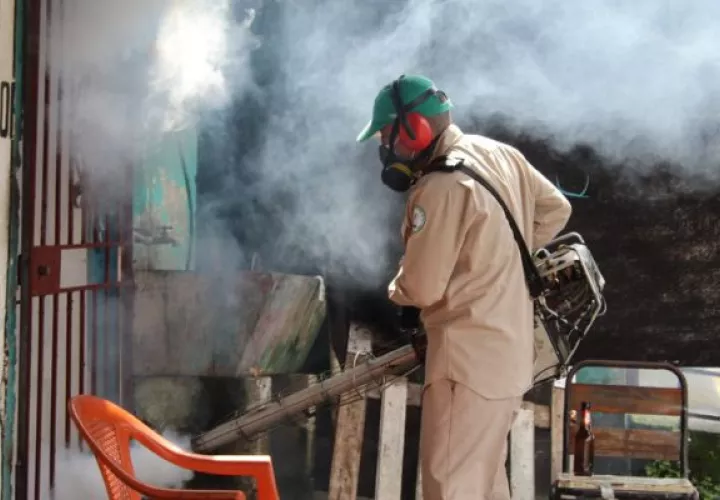 Las autoridades mantienen las nebulizaciones. Foto: Cortesía Minsa
