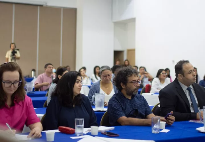 Docentes durante el encuentro. Foto: Cortesía