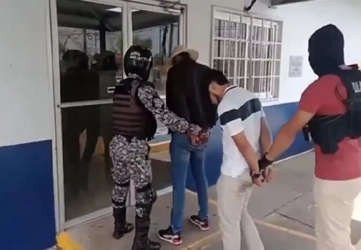 Los dos detenidos tendrán que enfrentar a un Juez de Garantías en las próximas horas. Foto. Eric Montenegro