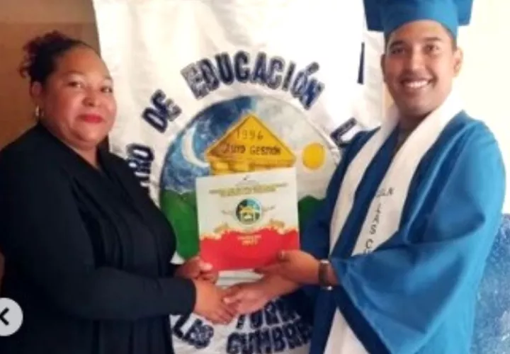 El Meduca graduó unos 9,128 estudiantes de noveno grado y 4,708 de educación media en las escuelas nocturnas oficiales. 