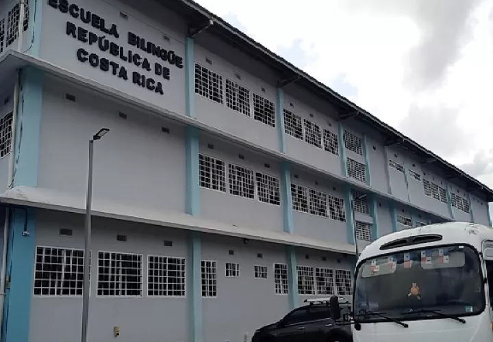 El costo final de construcción de esta escuela fue de 13 millones de dólares, aunque todavía queda pendiente la construcción del auditorio y una sección de estacionamientos. Foto. Eric Montenegro