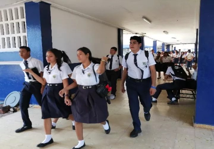 Hay escuelas que requieren de la construcción de aulas de clases para reducir el hacinamiento existente. Foto / Eric Montenegro.