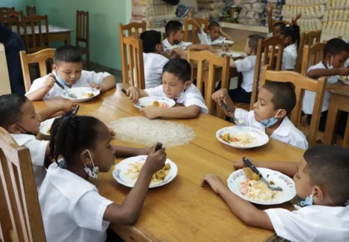 Con este programa se busca contribuir a mejorar su estado nutricional y rendimiento académico.