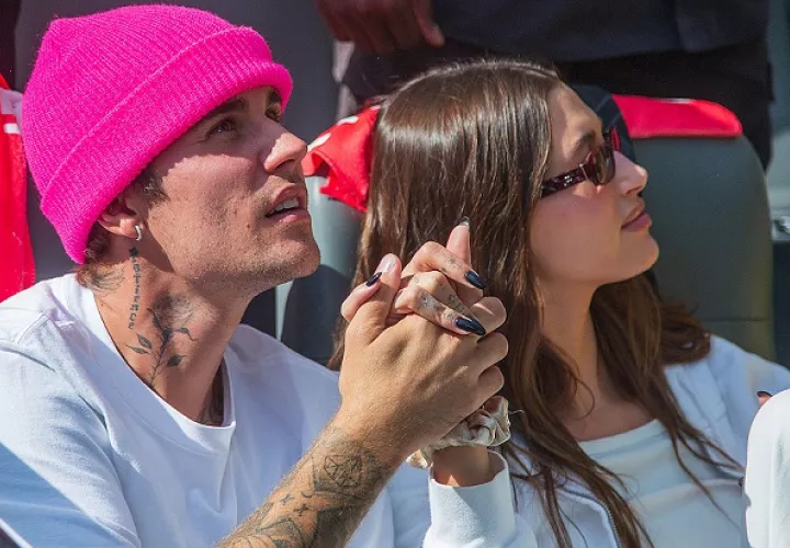 Justin Bieber y la modelo estadounidense Hailey Bieber. Foto: EFE