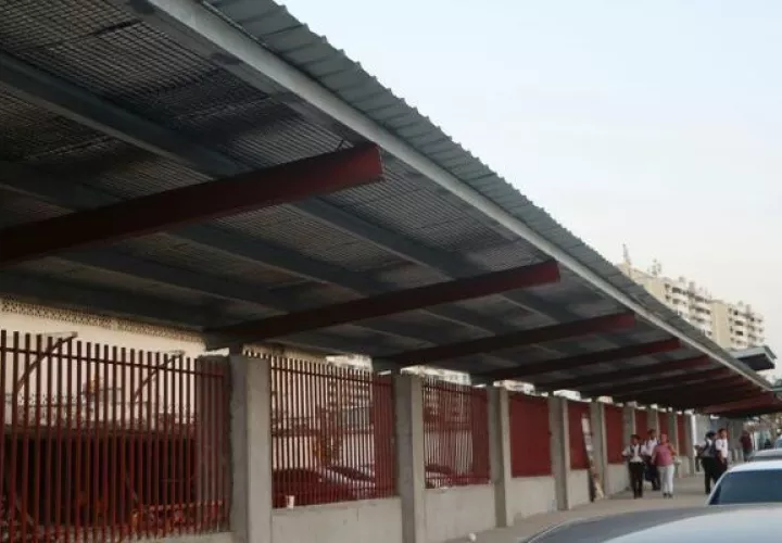 Se iniciará el trámite para adquirir los insumos para los laboratorios de química y física.