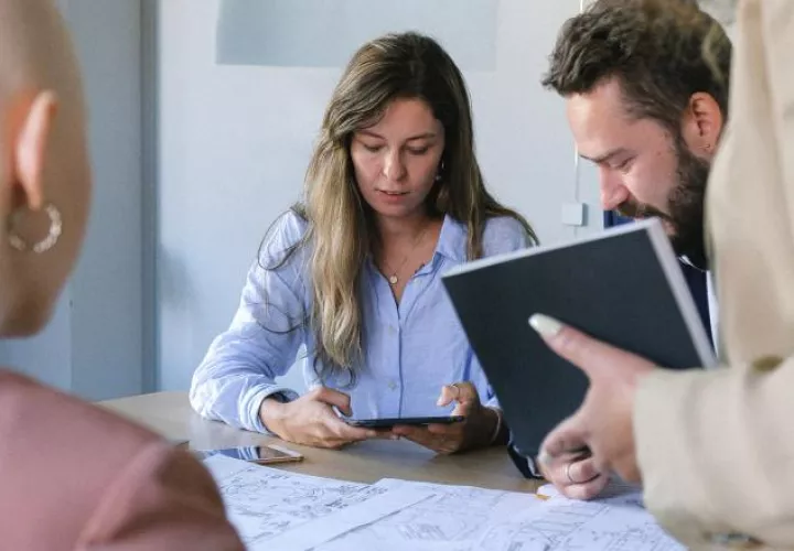 En Panamá, las empresas multinacionales respetan mucho las escalas salariales sin distinción de género. Pexels