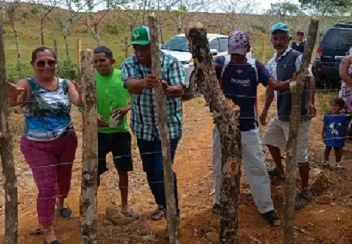 Los moradores de esta región piden a las autoridades actúen para que los caminos sean abiertos lo antes posible. Foto: Melquiades Vásquez