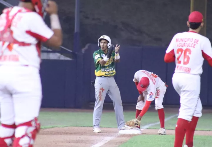 Panamá Oeste  venció a Coclé y se encuentra a un paso del título en el béisbol juvenil. Foto: Fedebeis