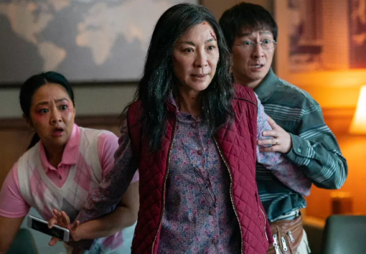 Michelle Yeoh en ''Everything Everywhere All at Once'. Foto: Tomada de IMDb 