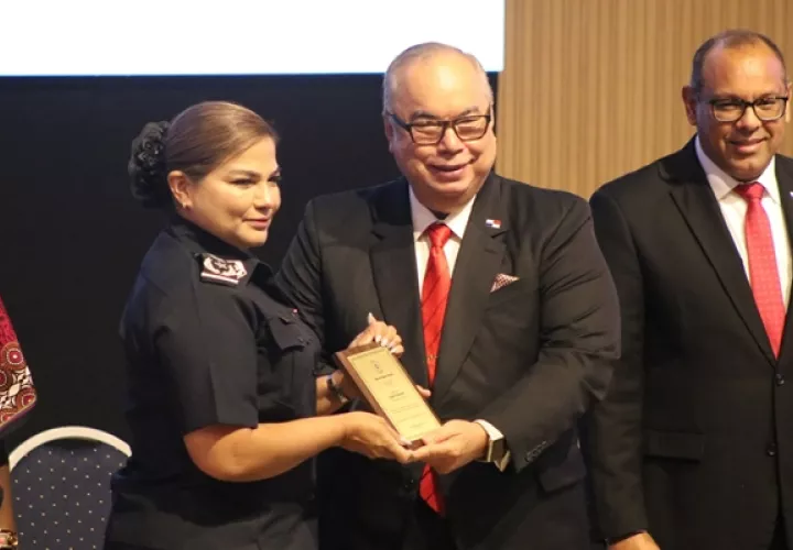 Ayda Villarreal lleva 29 años de servicio en la Policía Nacional. Foto / Redes Sociales Policía Nacional.