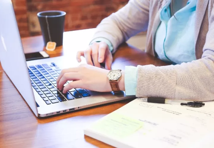 El 45% de los trabajadores panameños experimenta esta tendencia, según una encuesta. Foto: Pexels