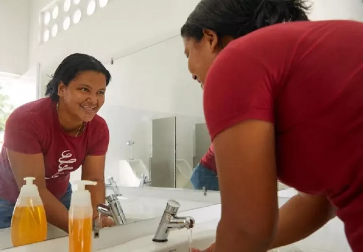 Campaña forma parte del programa 'Baños Cambian Vidas'. Foto: Cortesía