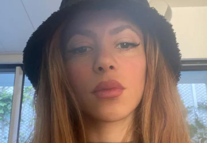'Selfie' que publicó Shakira. Foto: Twitter / @shakira