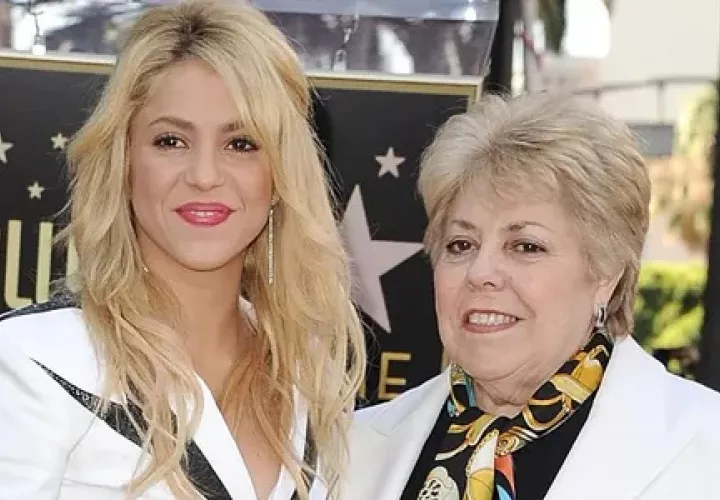 Shakira y Nidia del Carmen Ripoll. Foto: Tomada de Internet