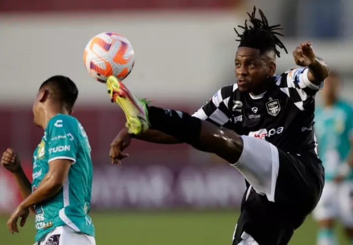 Francisco Vence, jugador del Tauro. Foto: EFE