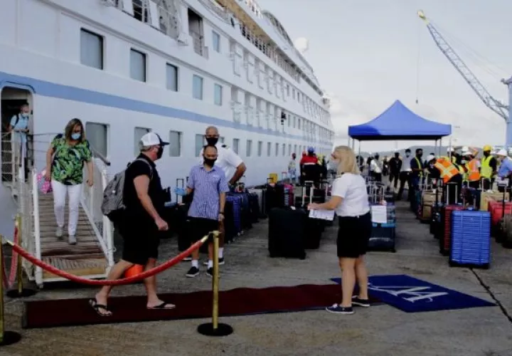 Durante el presente mes, han arribado a Panamá a través de la Terminal de Cruceros de Panamá y de Colón 2000, alrededor de 12 mil 857 turistas nacionales y extranjeros.  Foto:Cortesía