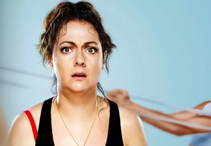 'Wellmania' es protagonizada por la comediante Celeste Barber. Foto: Netflix