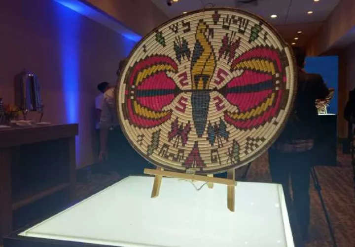 Los artesanos cuentan con ferias y exhibiciones para vender sus productos.