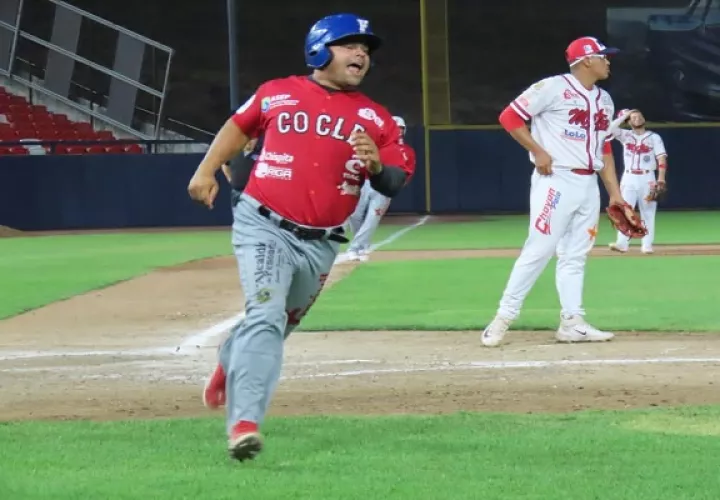 Coclé podría barrer la serie ante Panamá Metro. Foto: Fedebeis