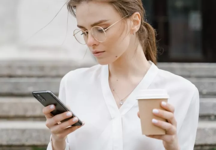 Bloquear a tu ex es sin duda un respiro que te permite enfocarte en ti. Foto: Pexels