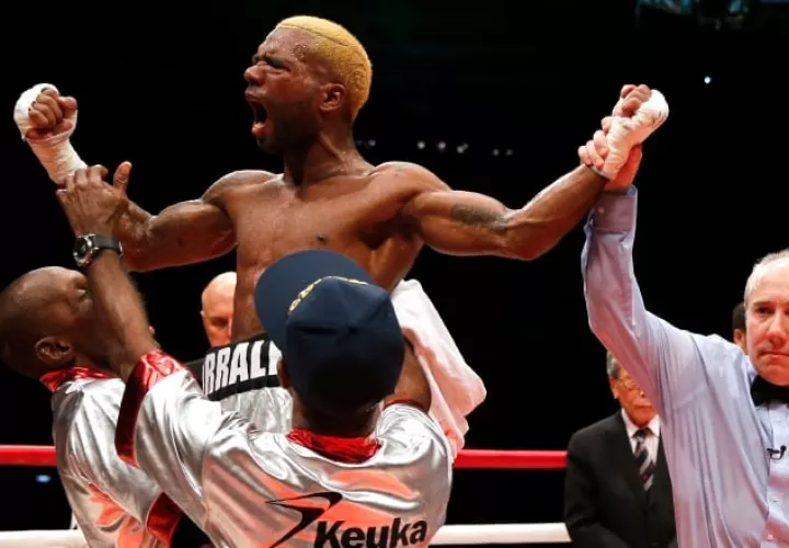 El último panameño en coronarse como nuevo campeón mundial fue Jezreel Corrales el 27 de abril del 2016. Foto: Archivo