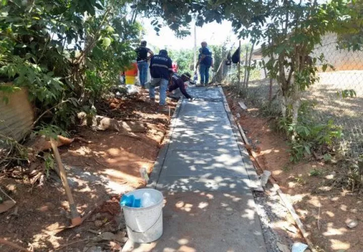 Una de las acciones es la adecuación de una vereda con rampas en San Miguelito.