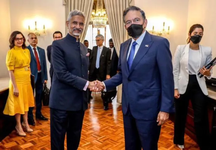 El canciller de la India, Subrahmanyam Jaishankar junto al presidente de Panamá, Laurentino Cortizo. Foto: Cortesía Presidencia