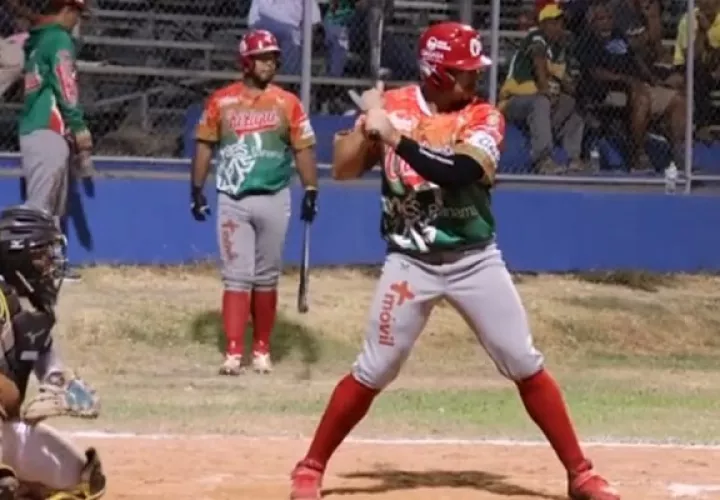 Carlos Xavier Quiroz juador de Chiriquí que enfrentará a Los Santos en el béisbl mayor. Foto: Fedebeis