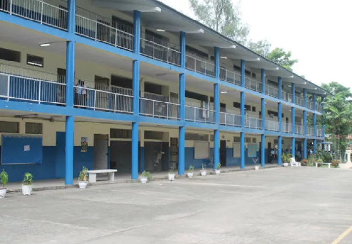 Colegio Elena Chávez de Pinate. Foto: Archivo