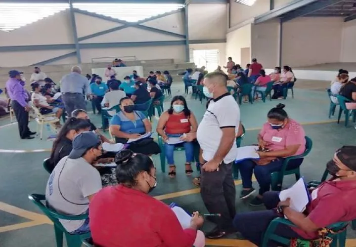 Escuela para Padres tiene como objetivo crear conciencia y valores en los hogares y fortalecer el vínculo familiar. 