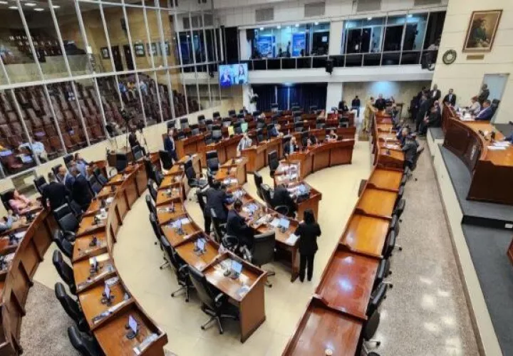 El debate de este polémico proyecto de ley se caracterizó por la gran cantidad de diputados que se abstuvieron de votar.