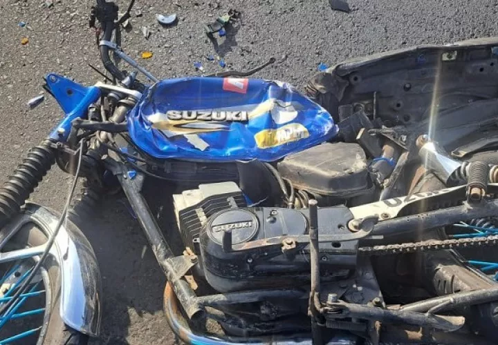 El motorista falleció en el sitio del accidente. Foto: Eric A. Montenegro