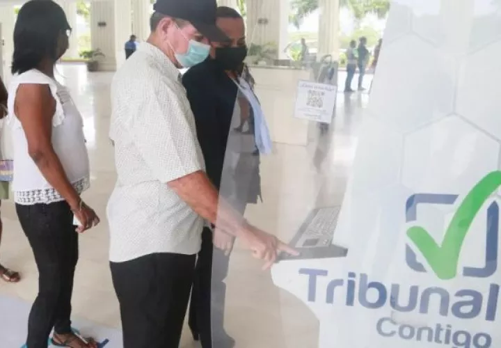 Recolección de firmas para los candidatos independientes. Foto: Cortesía Tribunal Electoral