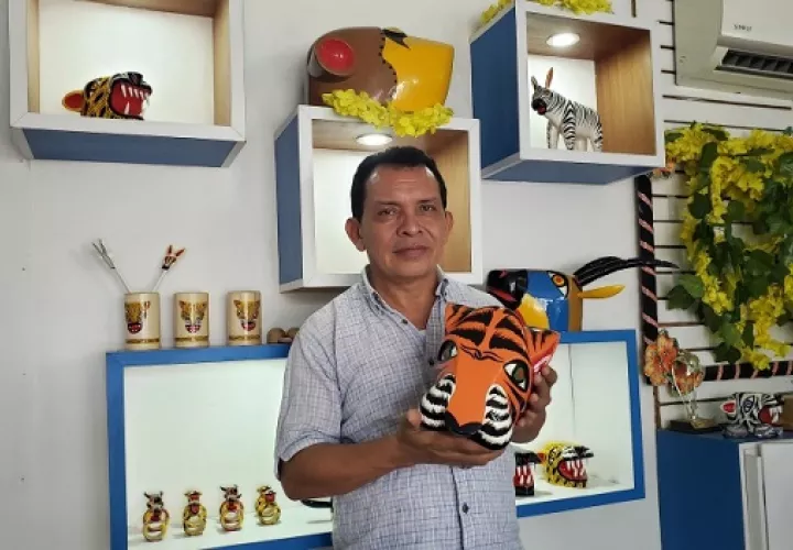 Luis Pertuz ha ido a varias ferias nacionales e internacionales. Foto: Fanny Arias