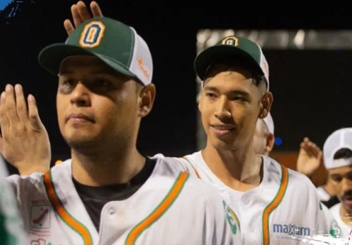 Jugadores de Chiriquí Occidente festejan su clasificación. Foto: Fedebeis