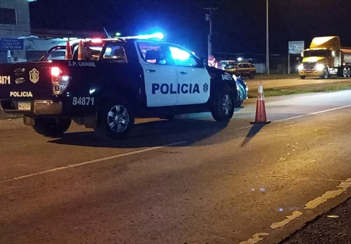 El accidente se registró cerca de las 11:00 de la noche en el sector de Agua Mina, distrito de Chame. Foto. Eric Montenegro