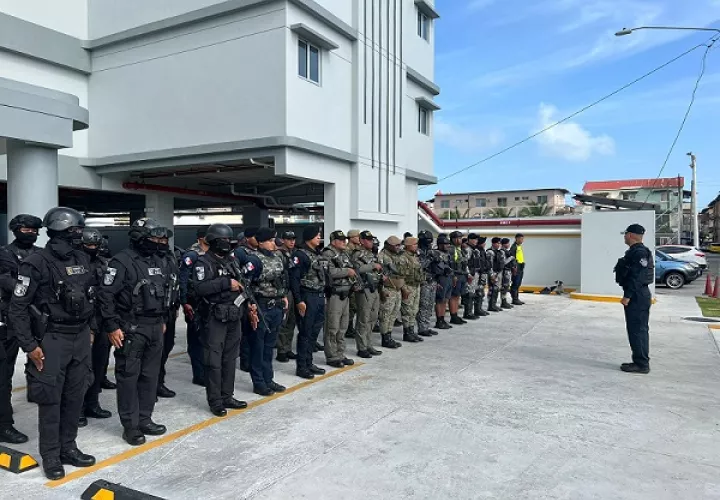 Se desplazarán más de 300 agentes de estos organismos en el áreas de las playas. Foto: Diomedes Sánchez 