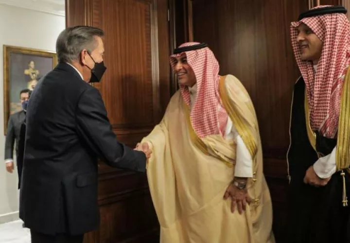 Los empresarios saudíes se reunieron con el presidente Laurentino Cortizo. Foto: Cortesía Presidencia