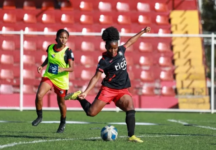 La selección Sub- 20 estuvo entrenando en el 'Cascarita' Tapia. Fepafut