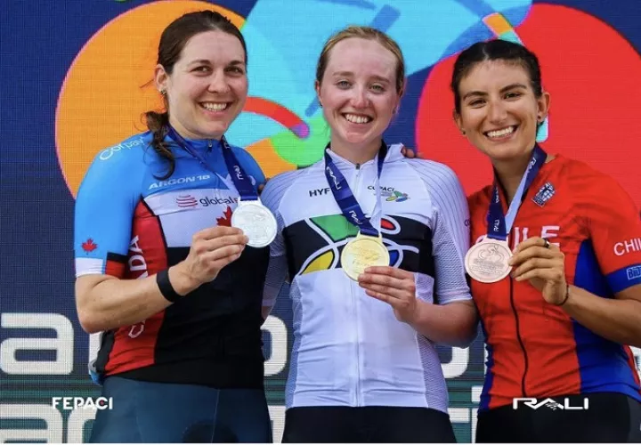 Podium femenino tras la prueba de este sábado.