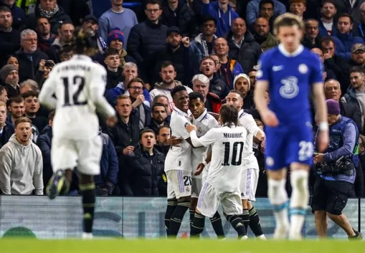 El brasileño Rodrygo dfel Real Madrid festeja su primer gol ante el Chelsea. Foto: EFE