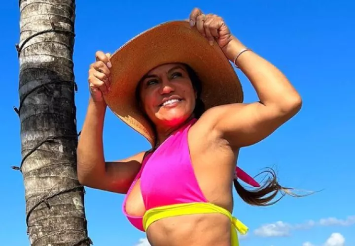 Sandra Sandoval recargando batería para seguir con sus compromisos. Foto: Instagram / @sandrasandovals
