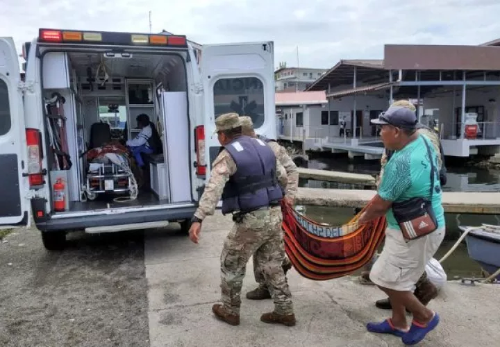 Trasladan a las víctimas de torturas en una secta. Foto: Cortesía Senan
