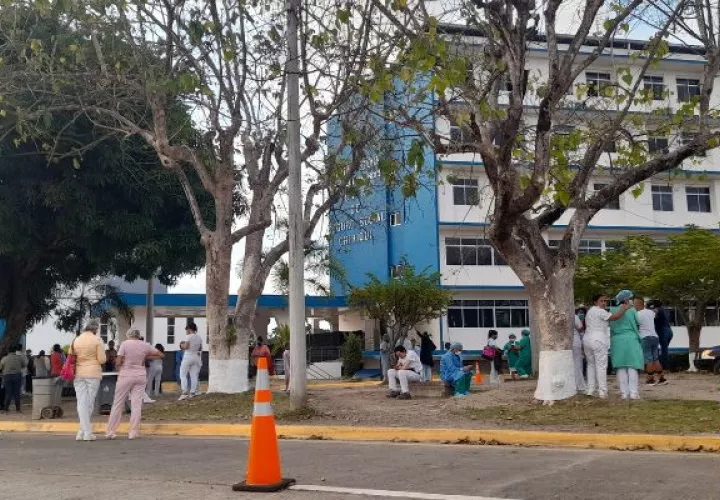 El Hospital Rafael Hernández fue desalojado. Foto: José Vásquez