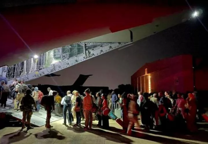 España ha evacuado a una treintena de españoles y otros 70 ciudadanos europeos y latinoamericanos desde Sudán. Foto: EFE