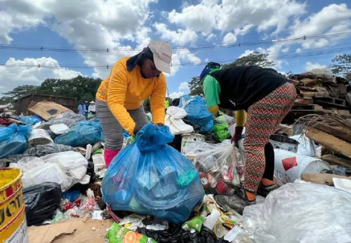 Recicladores en contra de ser desalojados. Guasimo Multimedia